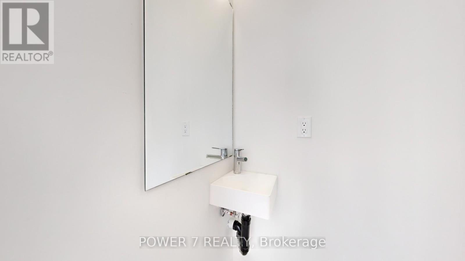 1009 - 14 David Eyer Road, Richmond Hill, Ontario  L4S 0N4 - Photo 18 - N12457503