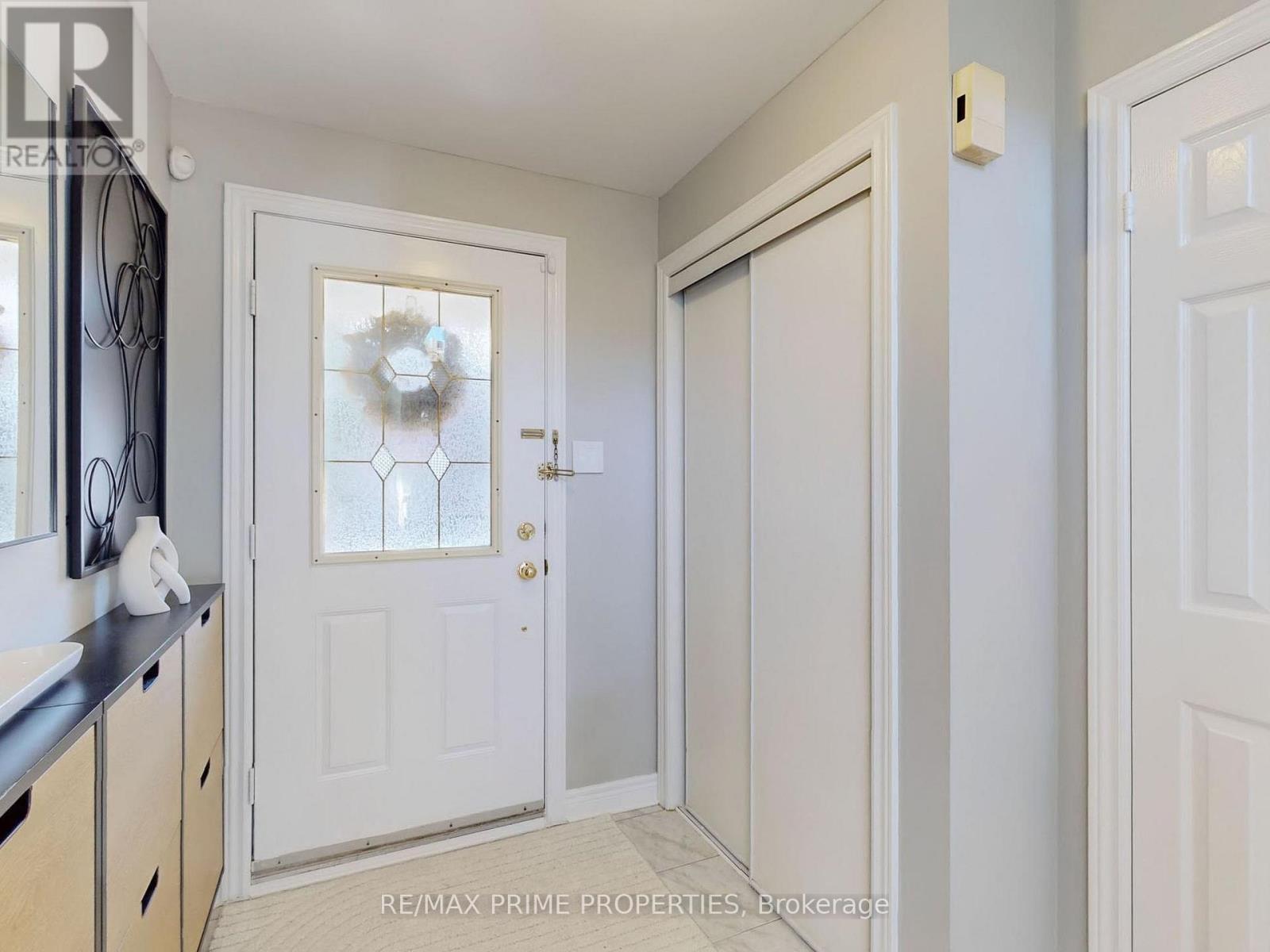 49 Marmill Way, Markham, Ontario  L3P 7V6 - Photo 3 - N12457515