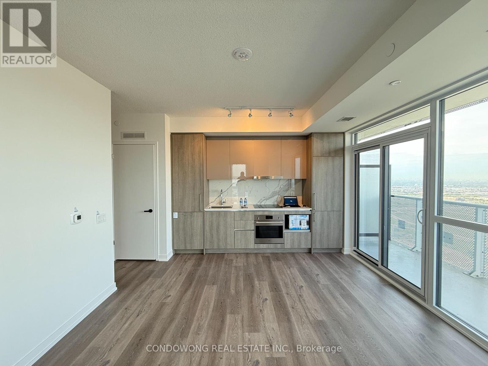 4609 - 225 Commerce Street, Vaughan, Ontario  L4K 0R1 - Photo 2 - N12457533