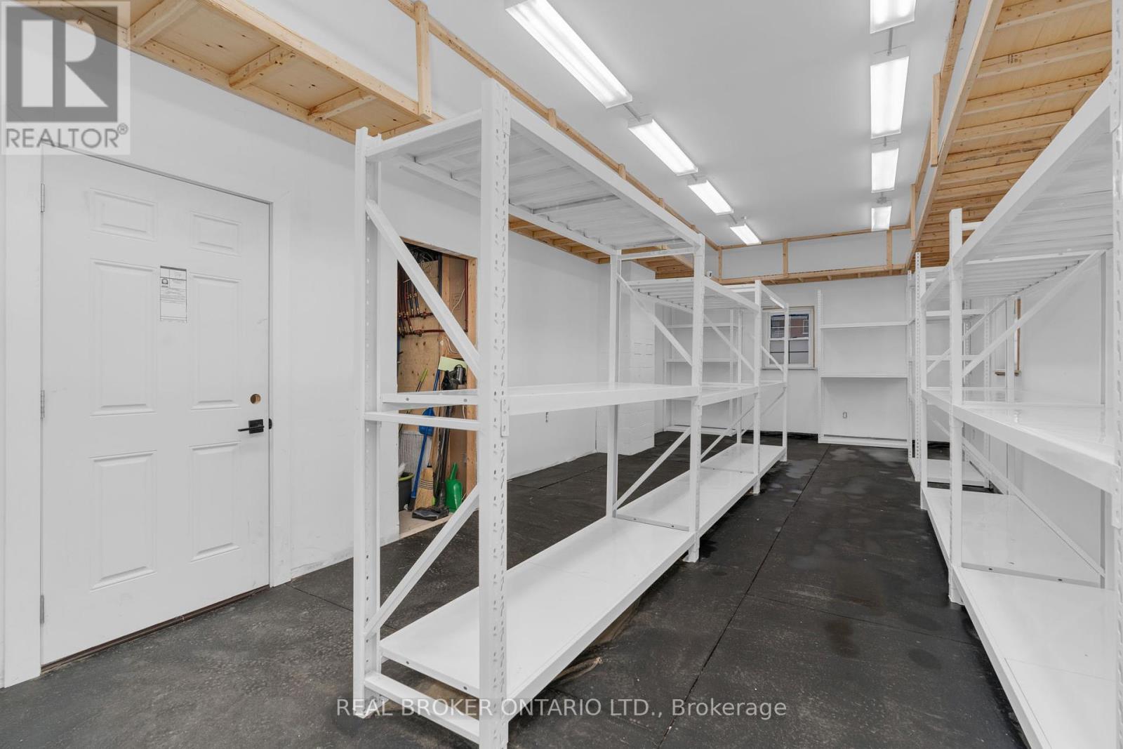 1 Dufferin Street, Innisfil, Ontario  L0L 1L0 - Photo 10 - N12457572