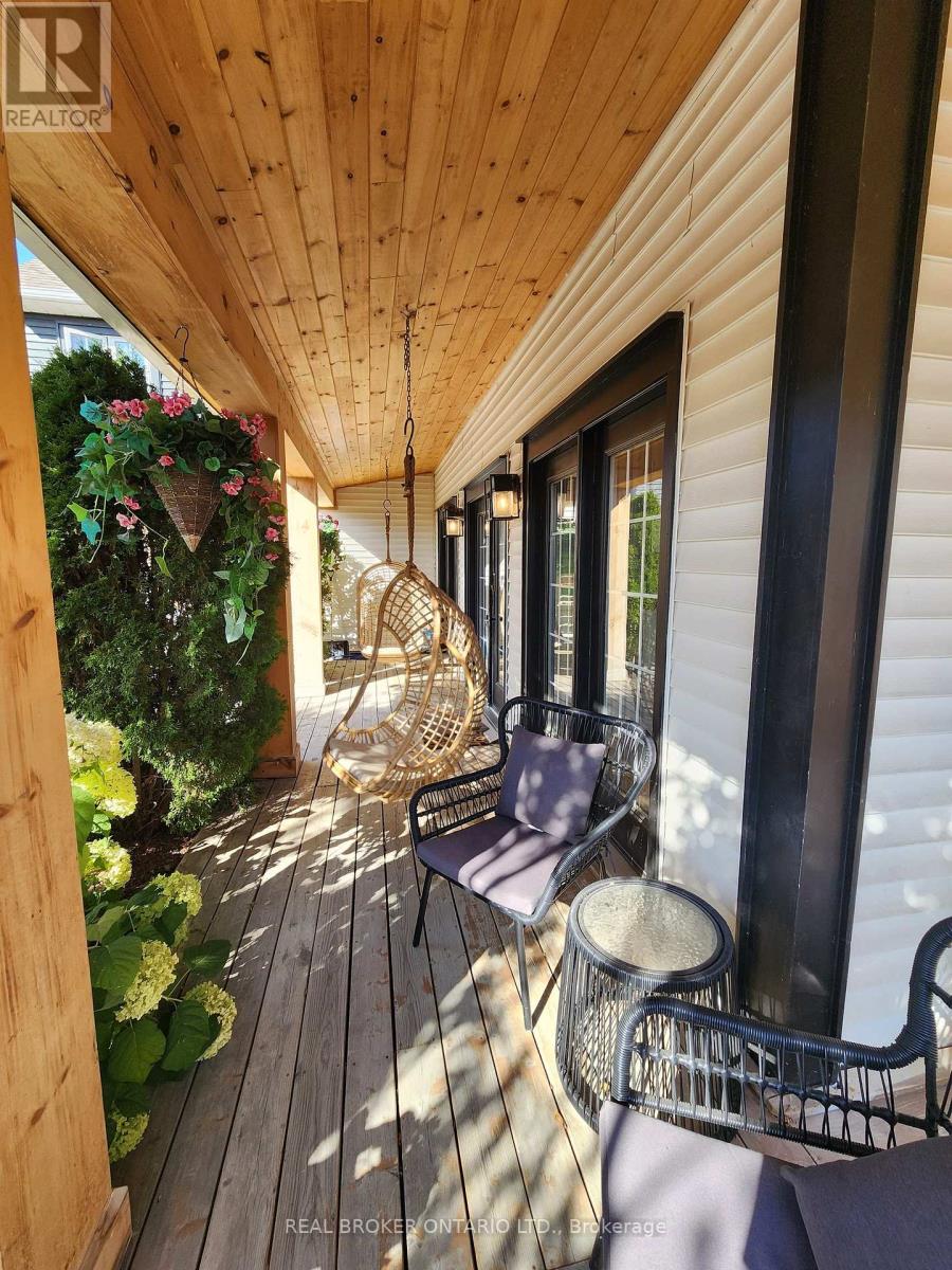 1 Dufferin Street, Innisfil, Ontario  L0L 1L0 - Photo 13 - N12457572