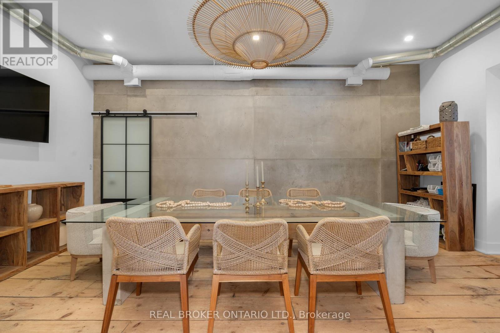 1 Dufferin Street, Innisfil, Ontario  L0L 1L0 - Photo 2 - N12457572