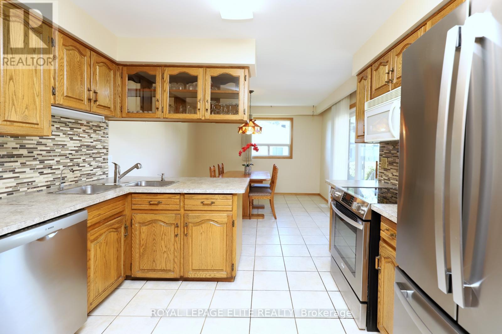 3440 Riverspray Crescent, Mississauga, Ontario  L4Y 3M7 - Photo 12 - W12457471