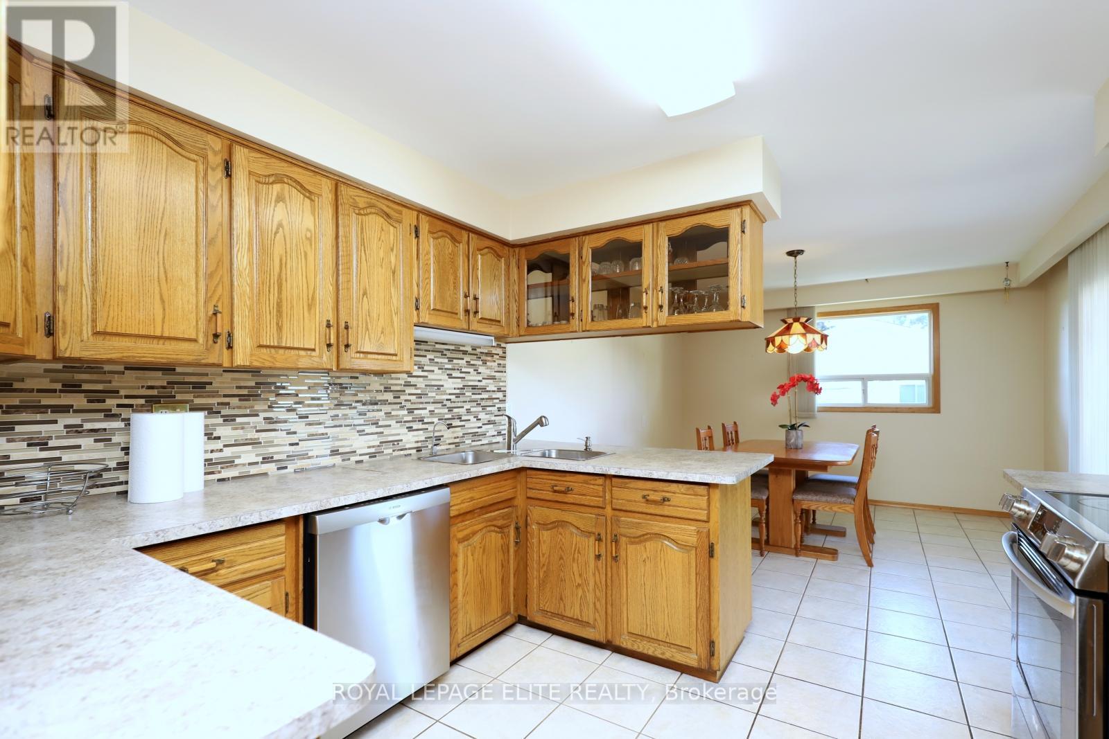 3440 Riverspray Crescent, Mississauga, Ontario  L4Y 3M7 - Photo 13 - W12457471
