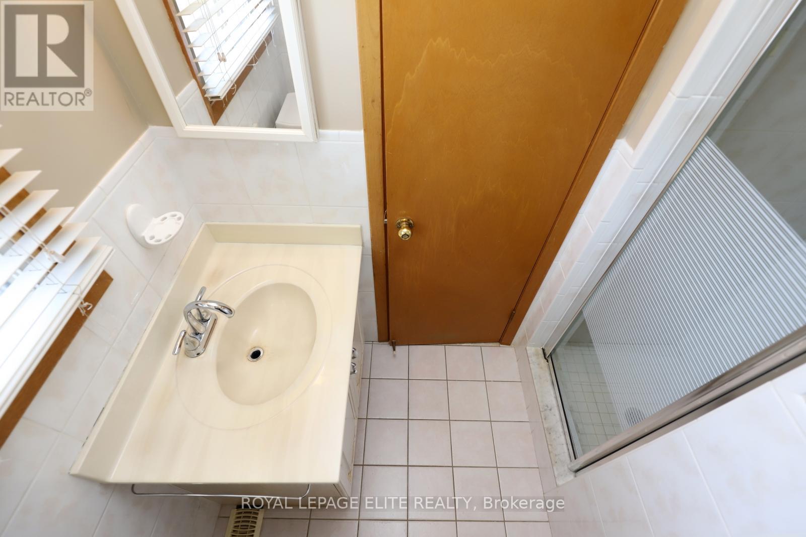 3440 Riverspray Crescent, Mississauga, Ontario  L4Y 3M7 - Photo 30 - W12457471