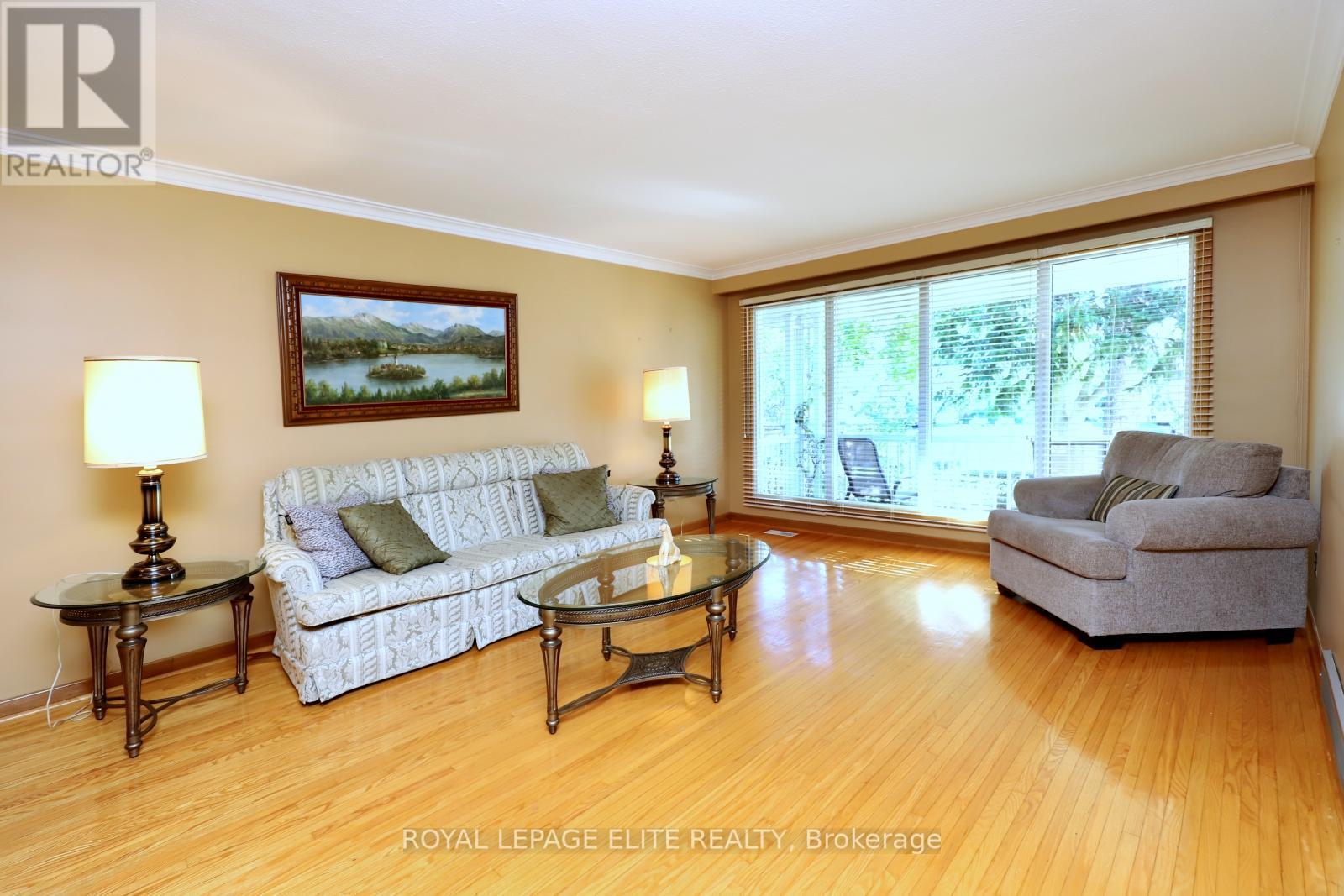 3440 Riverspray Crescent, Mississauga, Ontario  L4Y 3M7 - Photo 5 - W12457471