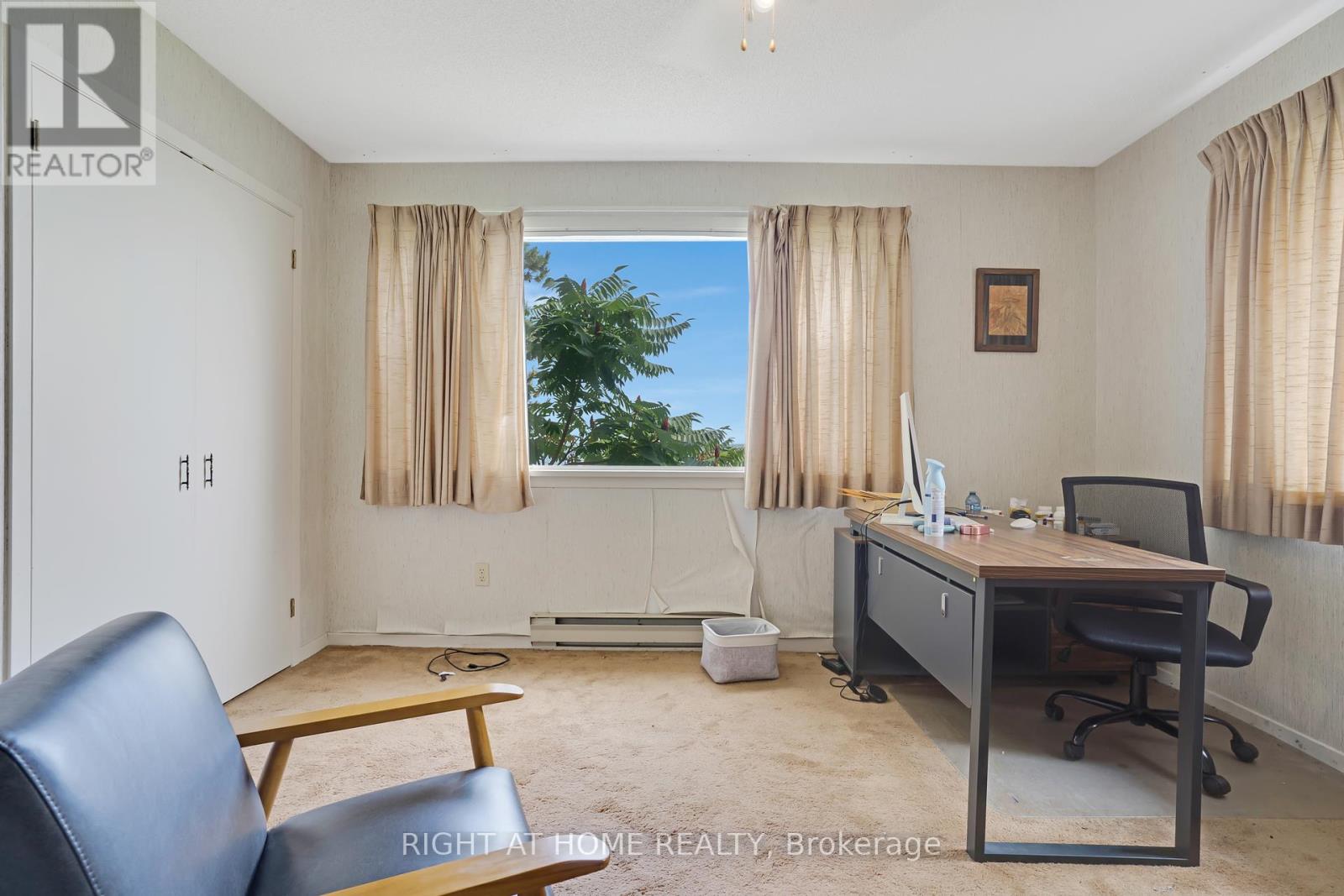 1360 Lakeshore Road W, Oakville, Ontario  L6L 1G2 - Photo 24 - W12457475