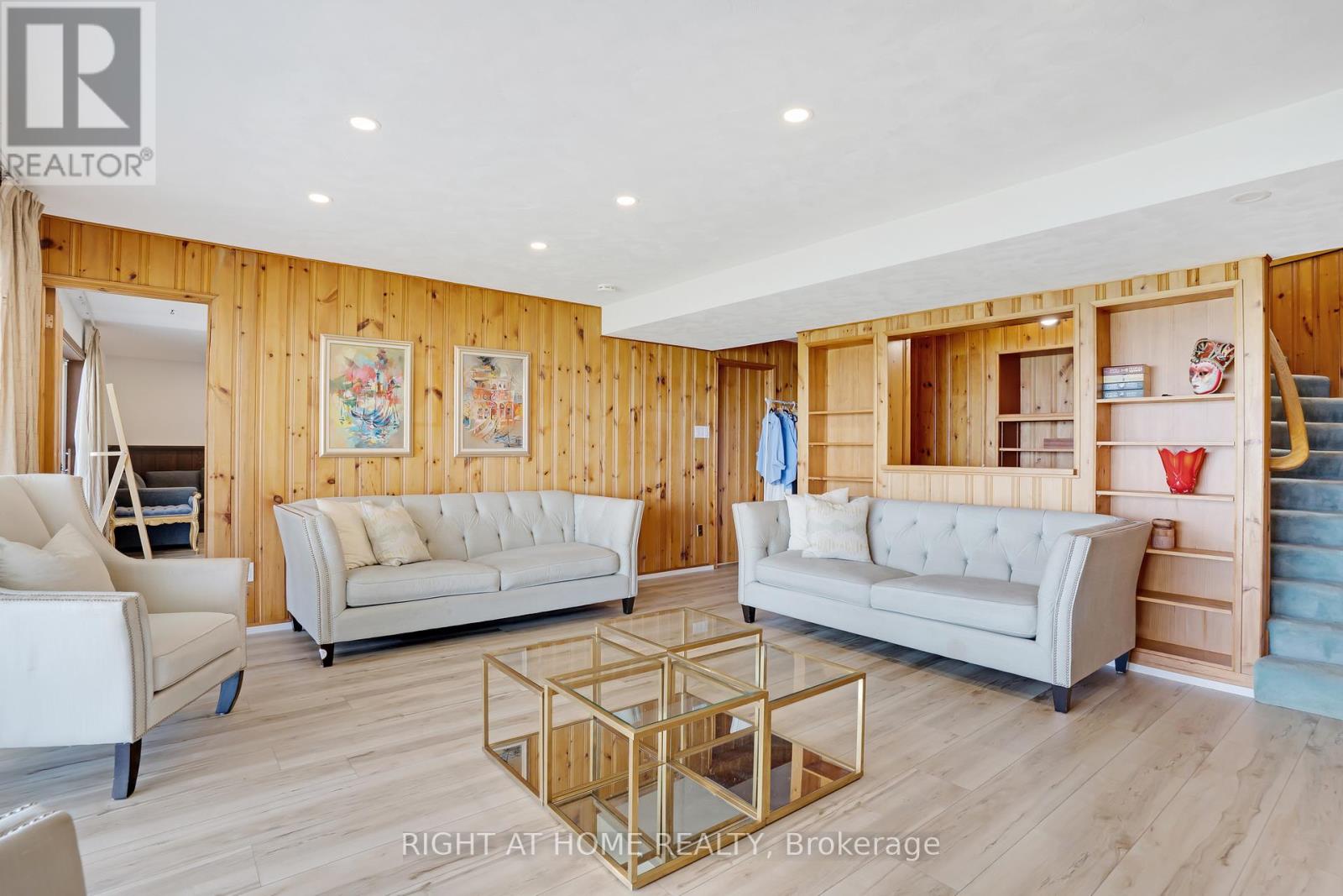 1360 Lakeshore Road W, Oakville, Ontario  L6L 1G2 - Photo 27 - W12457475