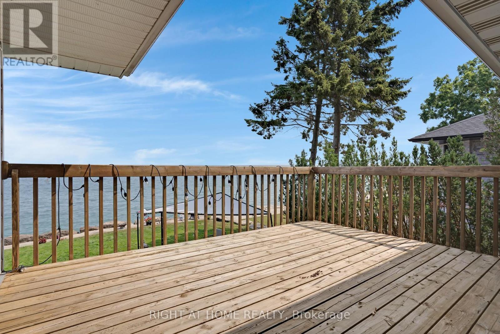 1360 Lakeshore Road W, Oakville, Ontario  L6L 1G2 - Photo 35 - W12457475