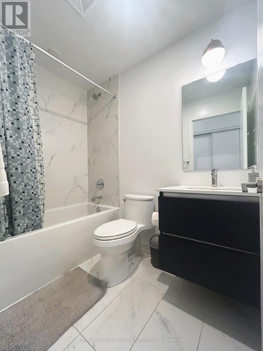 223 - 405 Dundas Street W, Oakville, Ontario  L6M 5P9 - Photo 15 - W12457490