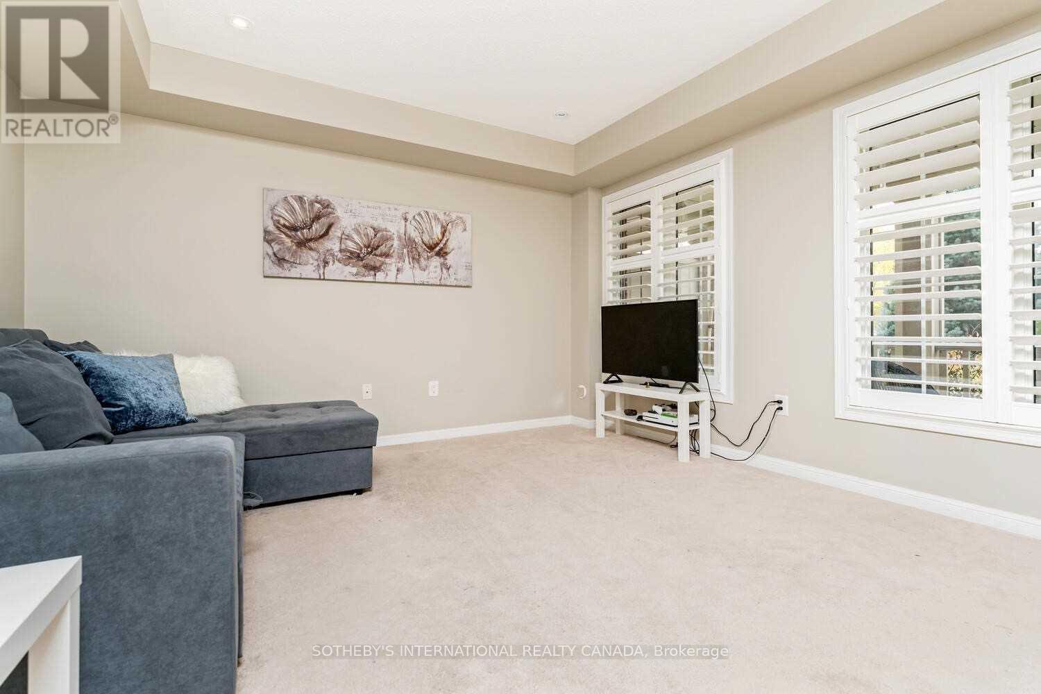 937 Brassard Circle, Milton, Ontario  L9T 8E2 - Photo 3 - W12457508