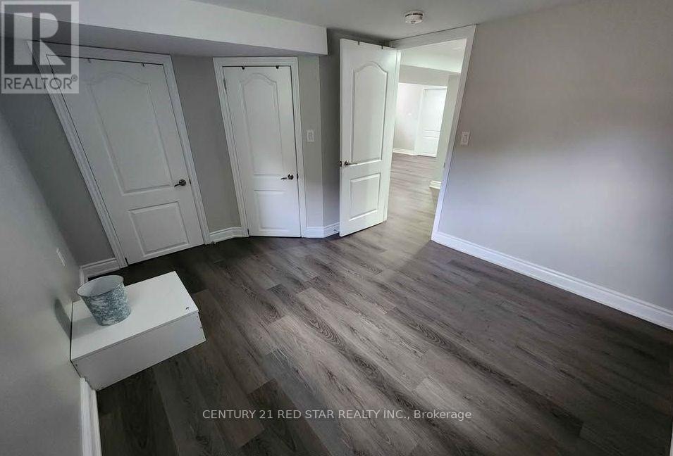 56 Arkley Crescent, Toronto, Ontario  M9R 3S3 - Photo 4 - W12457510