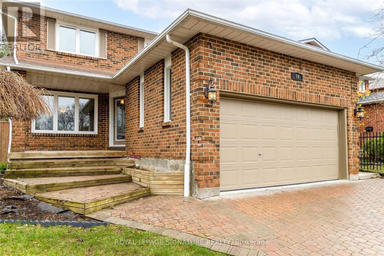 74 BONHAM BOULEVARD, Mississauga, Ontario