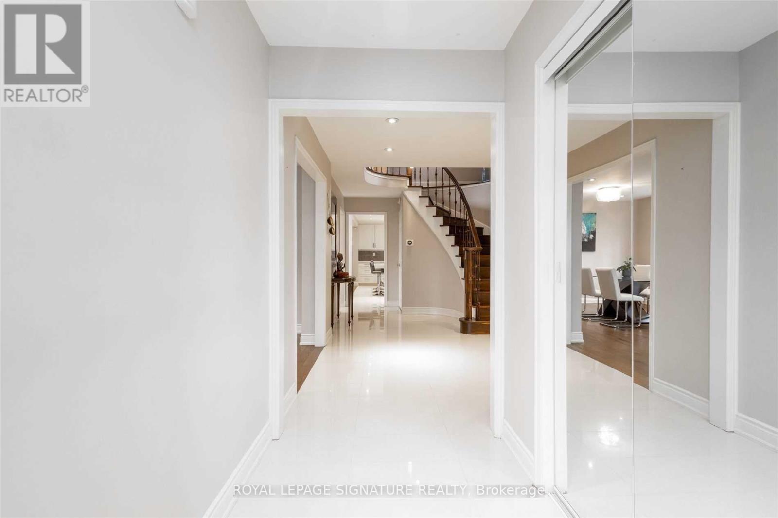 74 Bonham Boulevard, Mississauga, Ontario  L5M 2N8 - Photo 10 - W12457560