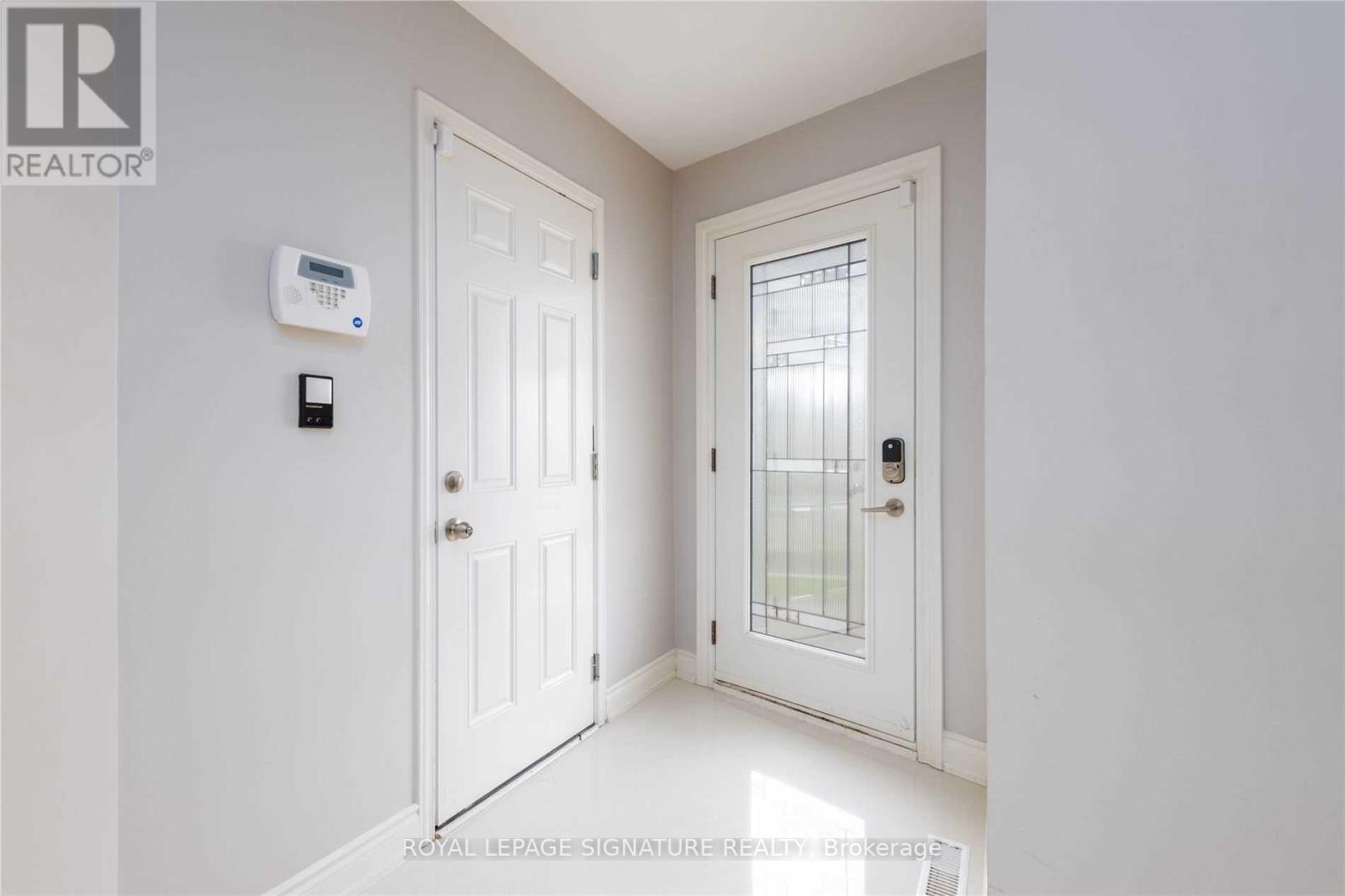 74 Bonham Boulevard, Mississauga, Ontario  L5M 2N8 - Photo 13 - W12457560