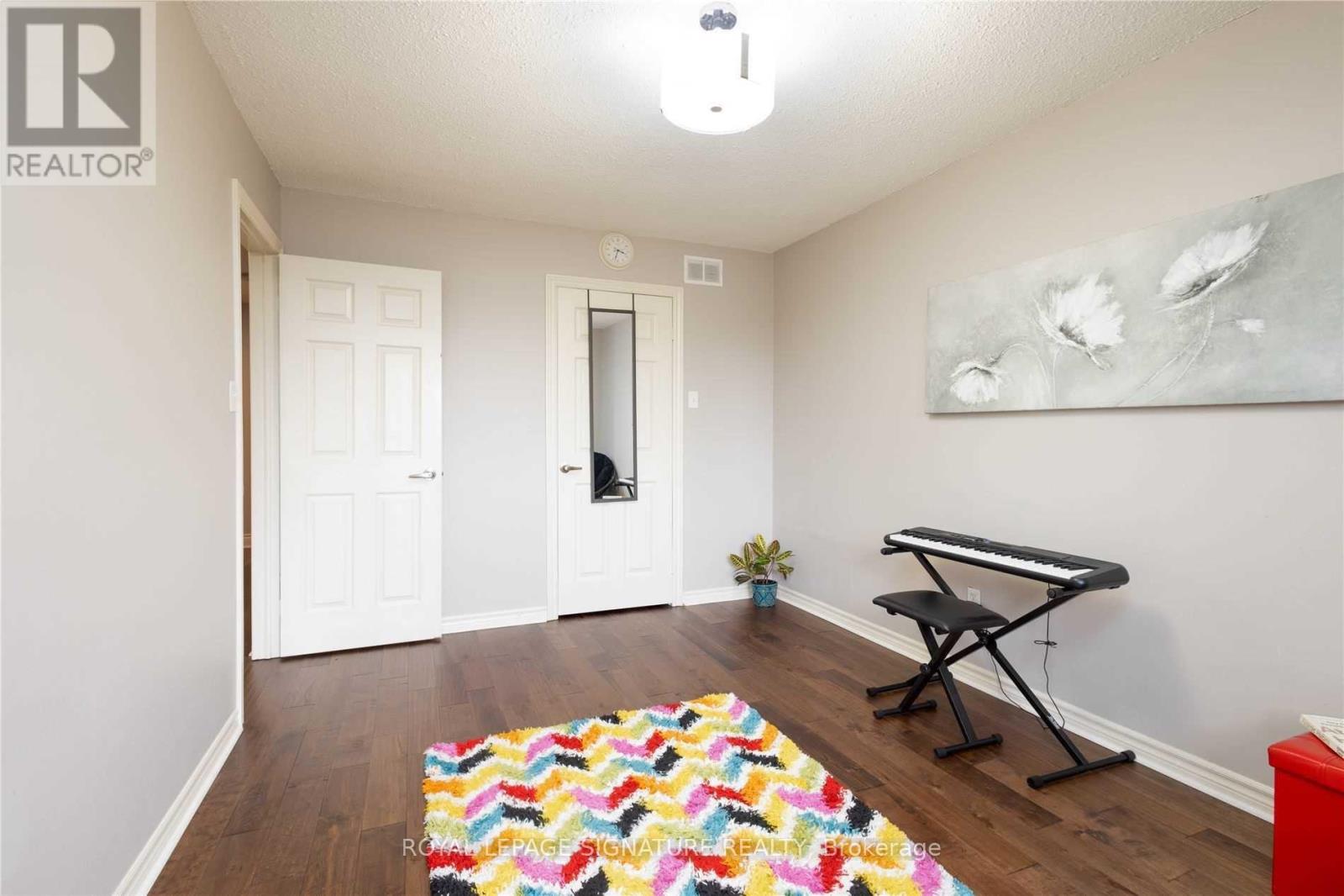 74 Bonham Boulevard, Mississauga, Ontario  L5M 2N8 - Photo 14 - W12457560