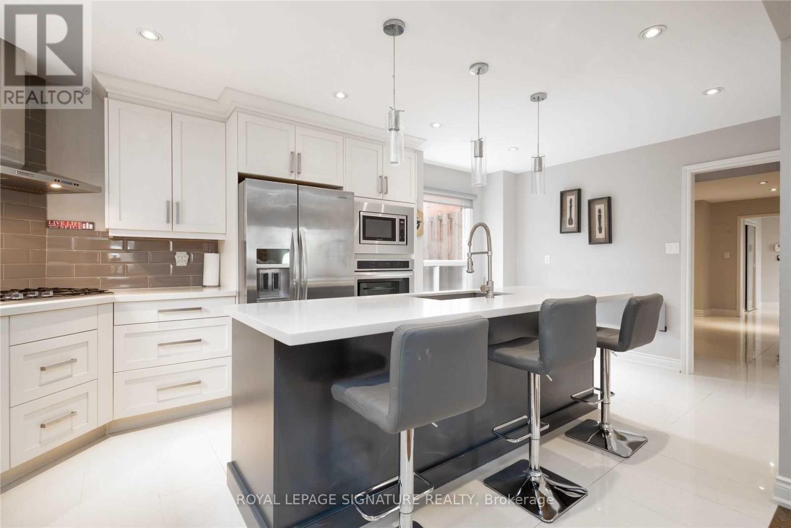 74 Bonham Boulevard, Mississauga, Ontario  L5M 2N8 - Photo 15 - W12457560