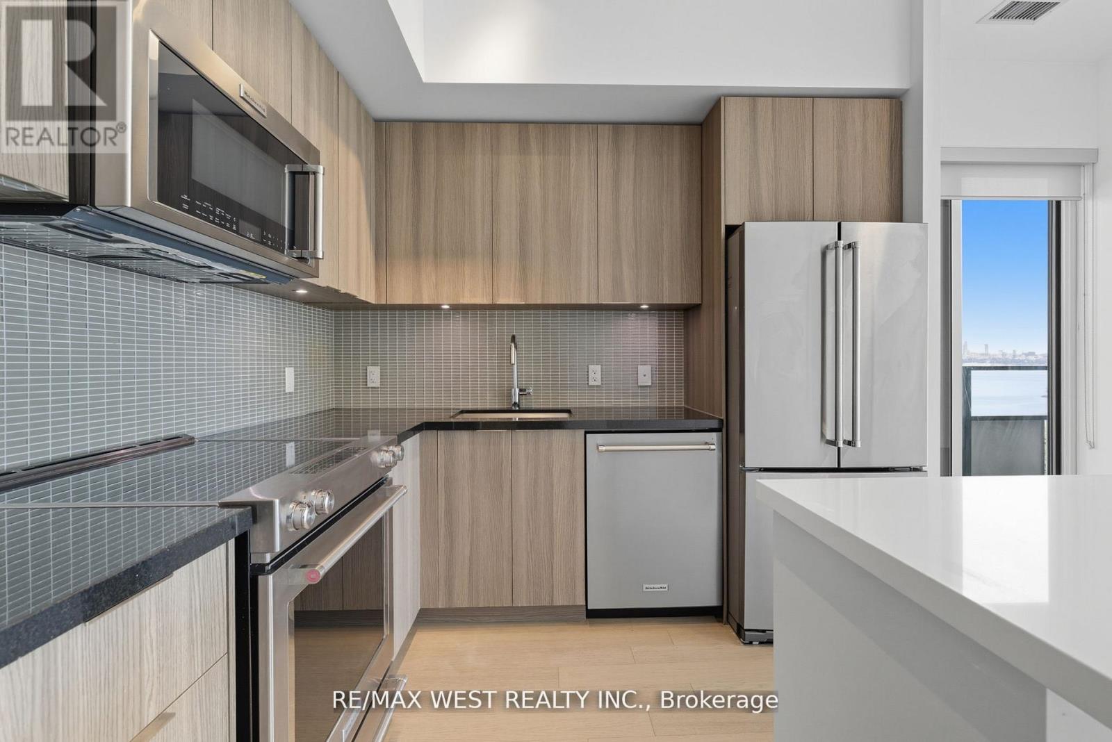702 - 20 Shore Breeze Drive, Toronto, Ontario  M8V 0C7 - Photo 6 - W12457562