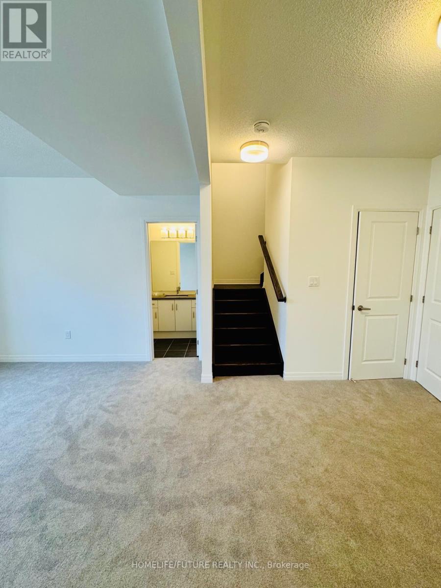 43 Moosehead Drive, Brampton, Ontario  L7A 5L9 - Photo 10 - W12457563