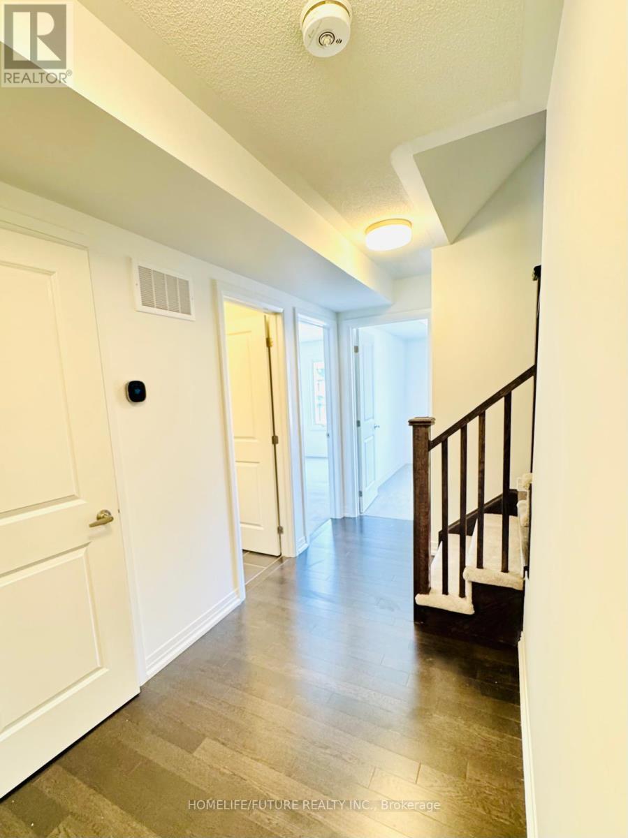 43 Moosehead Drive, Brampton, Ontario  L7A 5L9 - Photo 17 - W12457563
