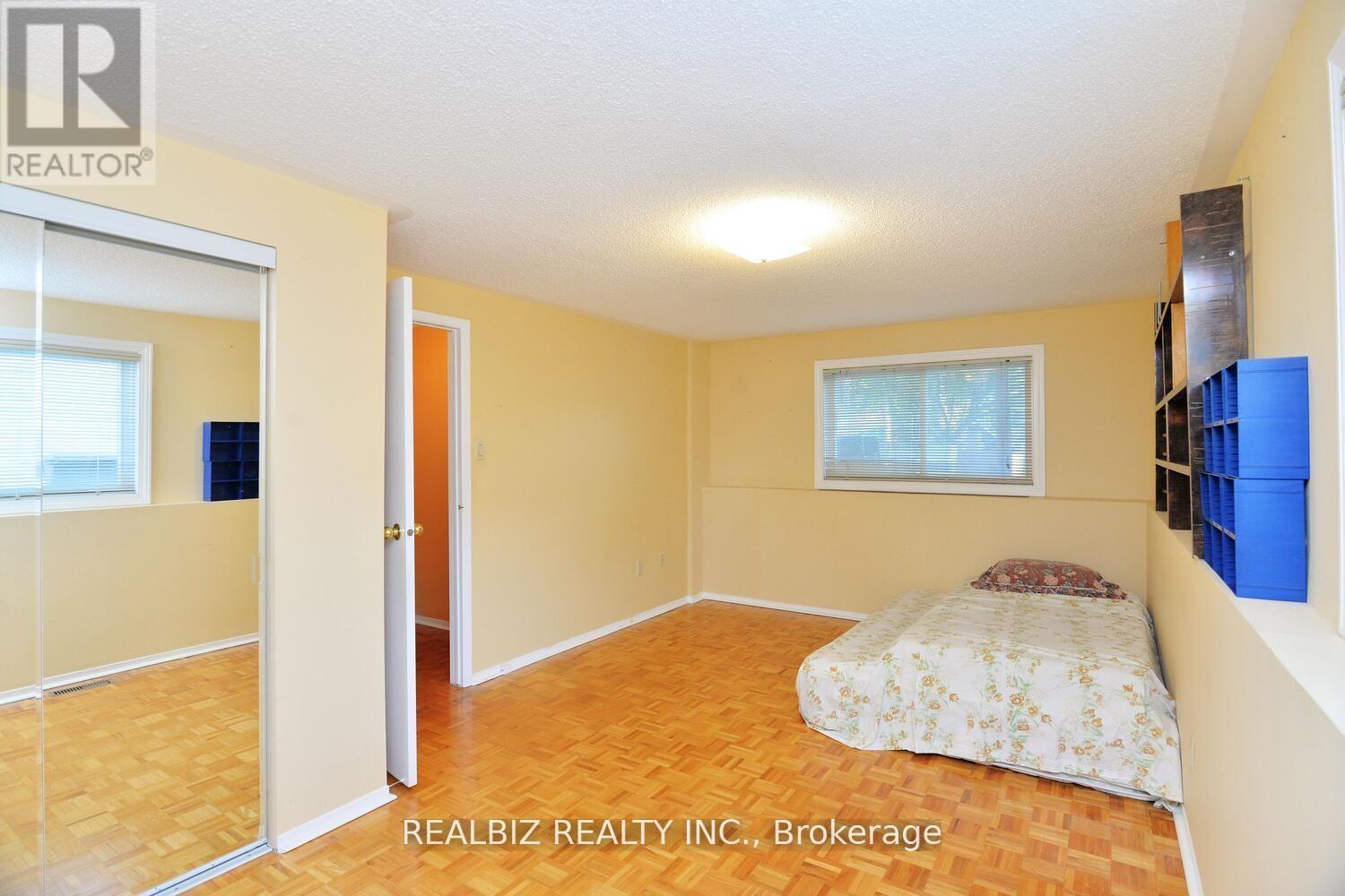 15 Milkwood Avenue, Toronto, Ontario  M9V 1M2 - Photo 18 - W12457564