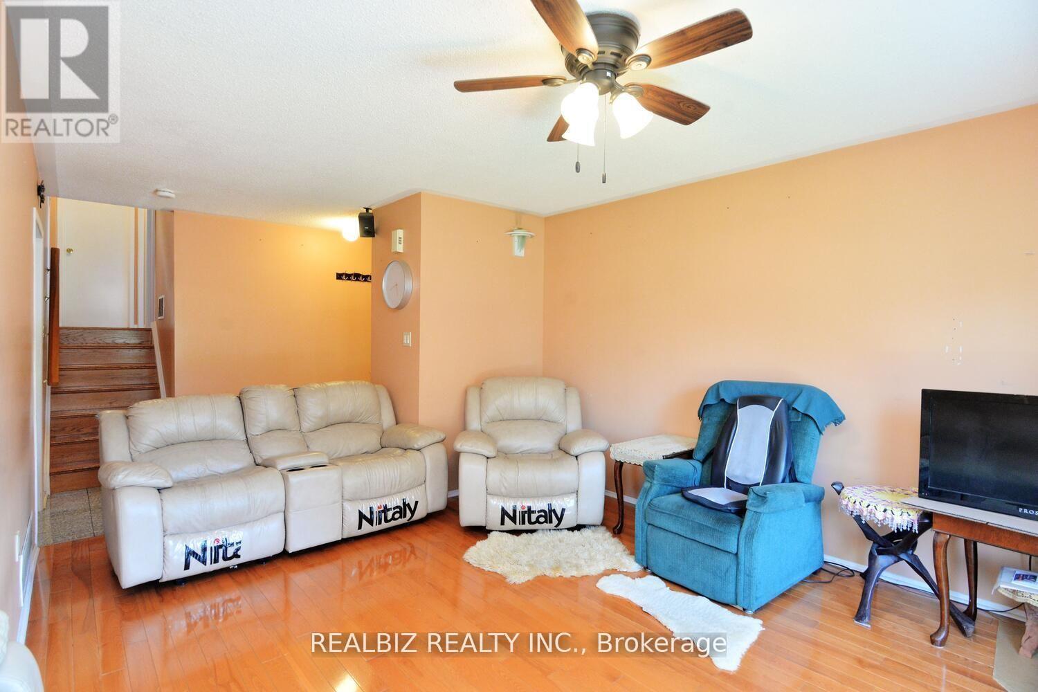 15 Milkwood Avenue, Toronto, Ontario  M9V 1M2 - Photo 19 - W12457564