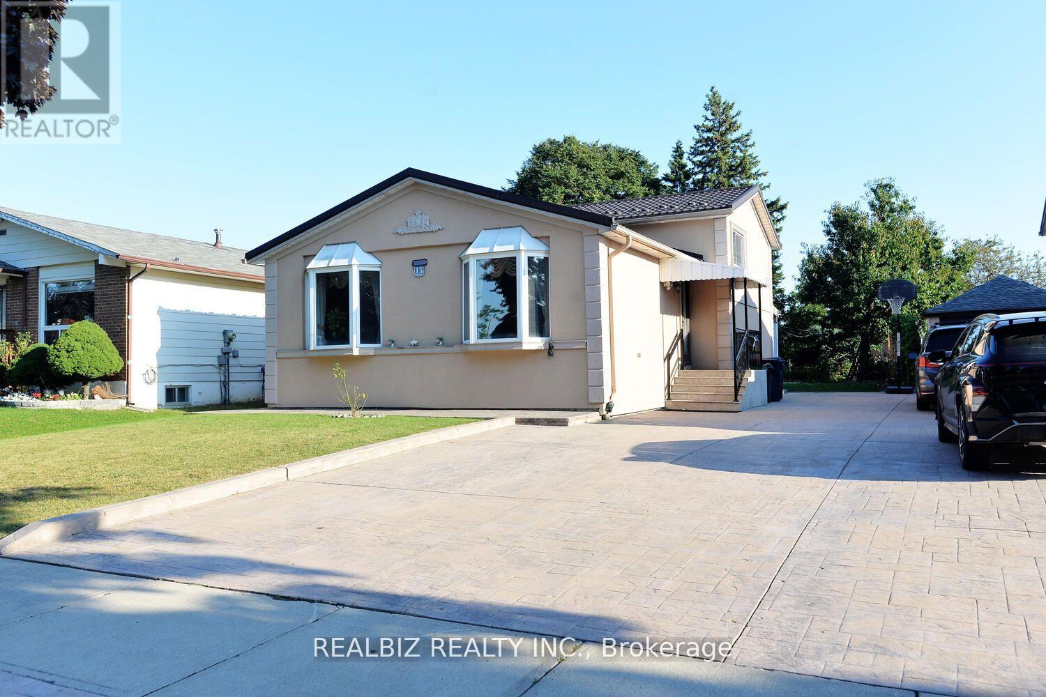 15 Milkwood Avenue, Toronto, Ontario  M9V 1M2 - Photo 2 - W12457564