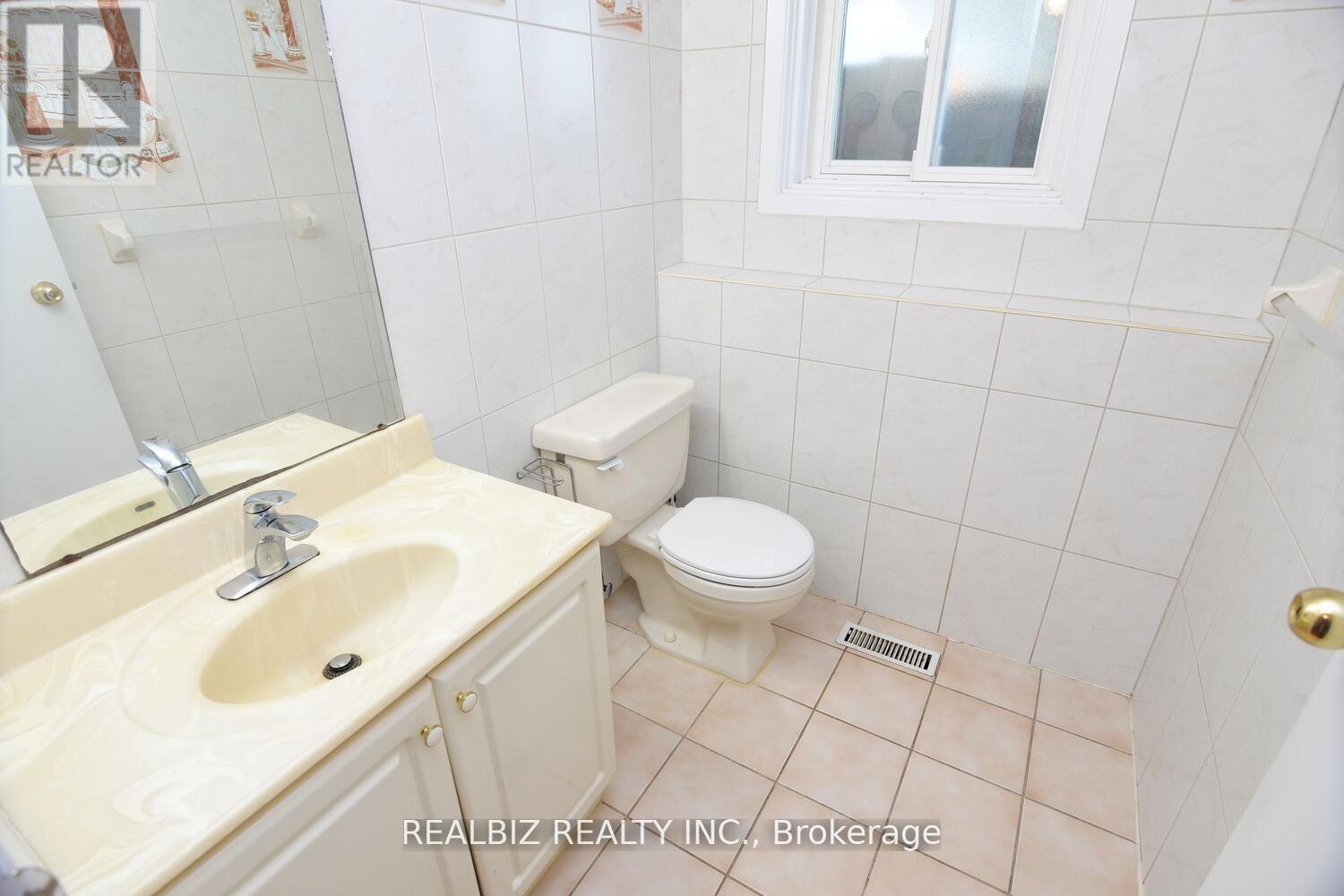 15 Milkwood Avenue, Toronto, Ontario  M9V 1M2 - Photo 31 - W12457564