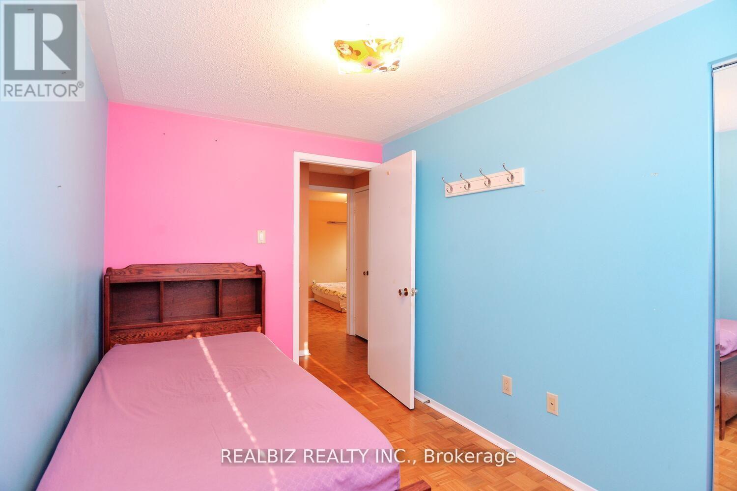 15 Milkwood Avenue, Toronto, Ontario  M9V 1M2 - Photo 37 - W12457564