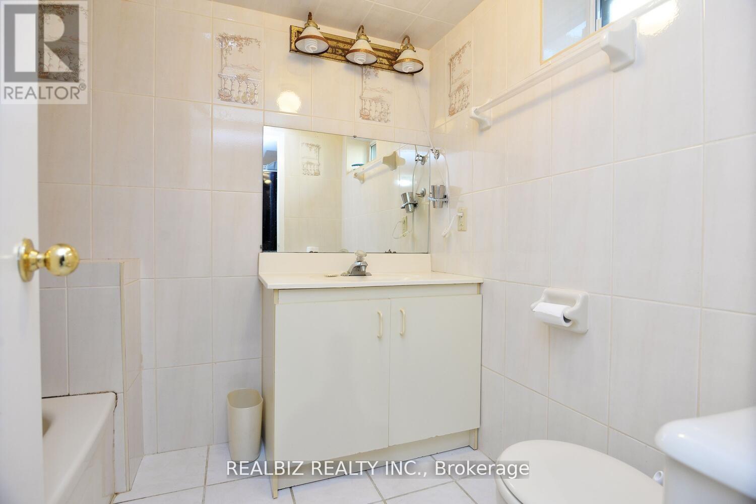 15 Milkwood Avenue, Toronto, Ontario  M9V 1M2 - Photo 38 - W12457564