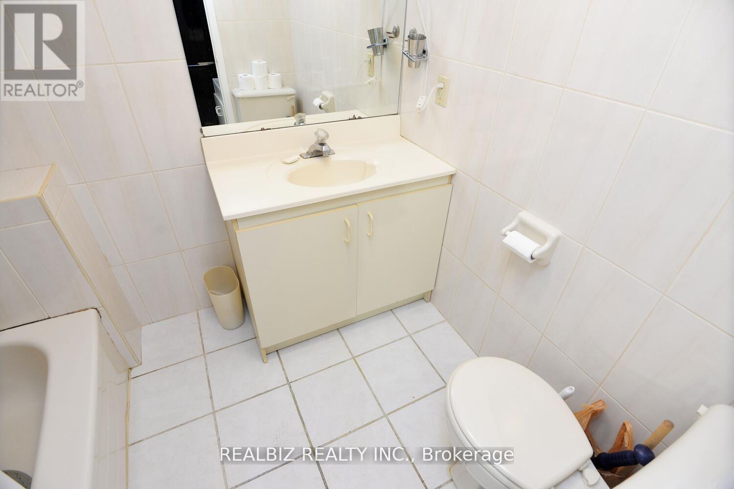 15 Milkwood Avenue, Toronto, Ontario  M9V 1M2 - Photo 39 - W12457564