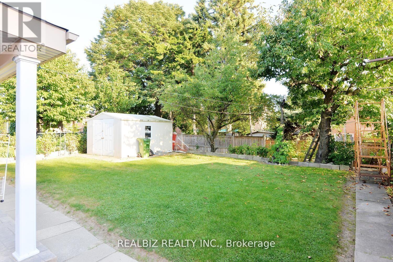 15 Milkwood Avenue, Toronto, Ontario  M9V 1M2 - Photo 7 - W12457564