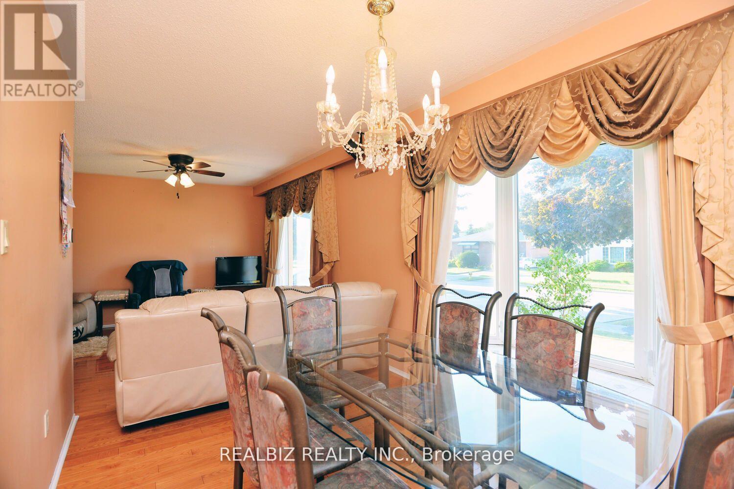 15 Milkwood Avenue, Toronto, Ontario  M9V 1M2 - Photo 9 - W12457564