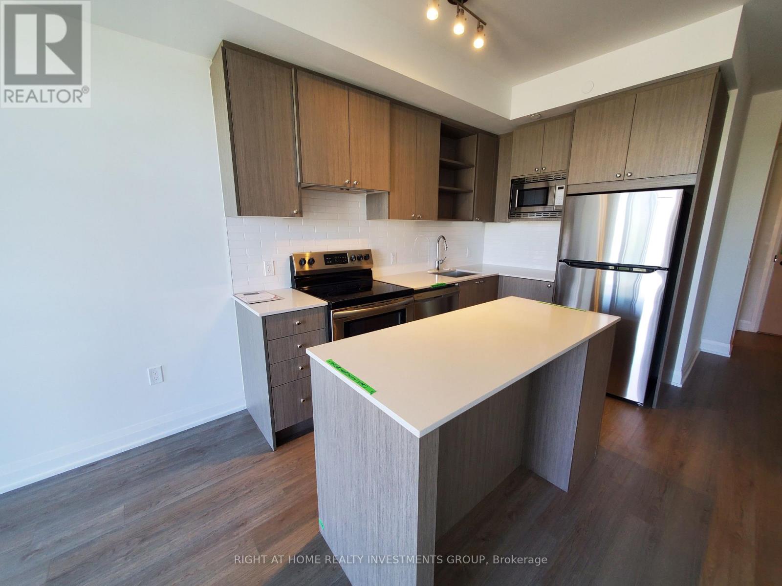 506 - 60 George Butchart Drive, Toronto, Ontario  M3K 0E1 - Photo 4 - W12457578