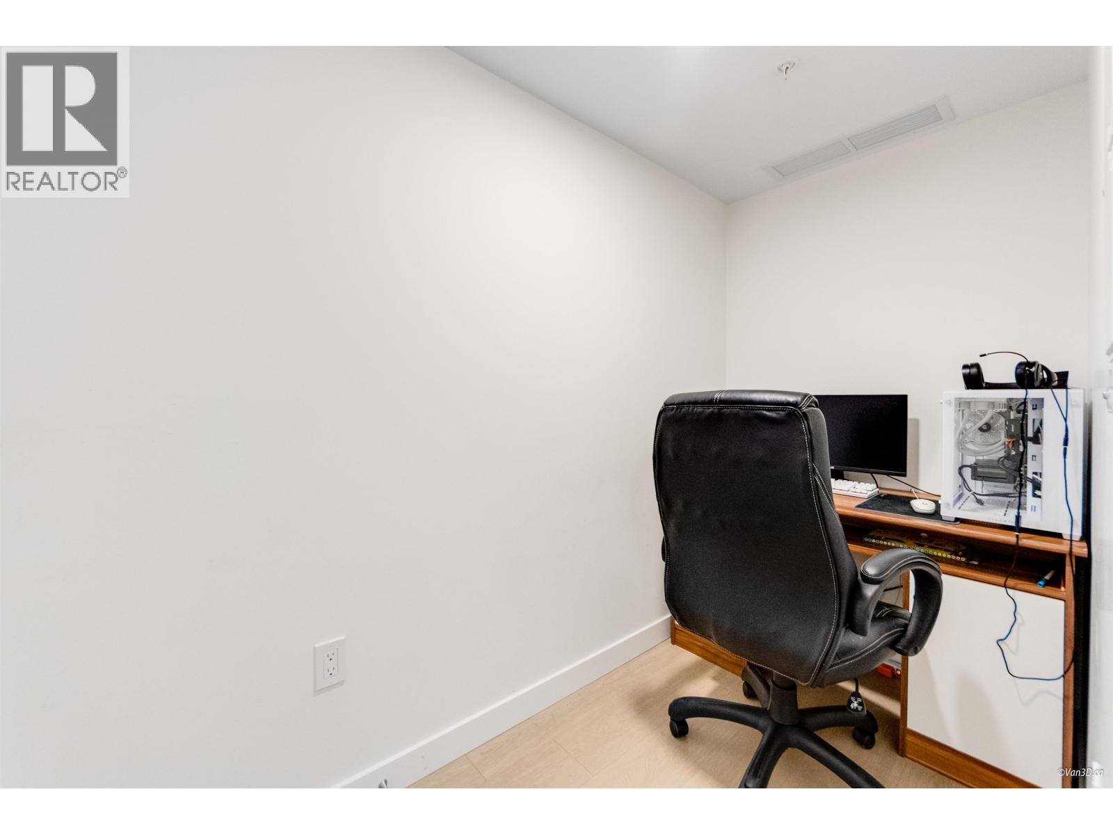 1106 7769 Park Crescent, Burnaby, British Columbia  V3N 0J7 - Photo 11 - R3057303