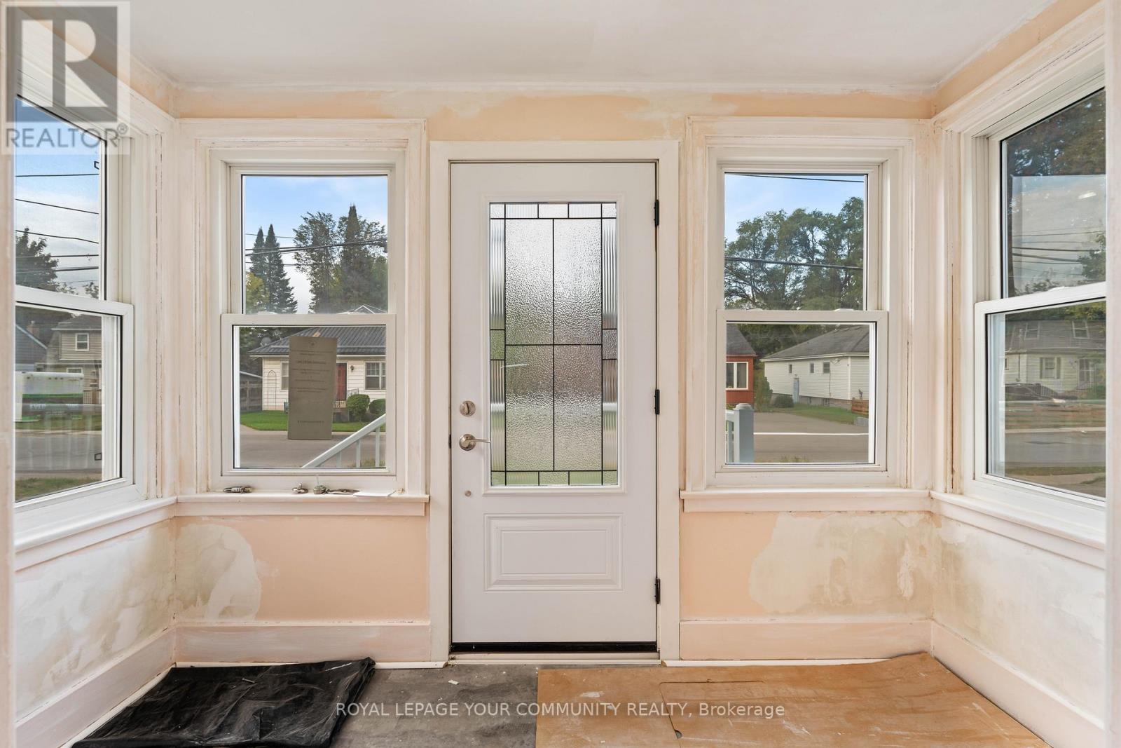 181 Burnham Street, Belleville, Ontario  K8N 3S1 - Photo 4 - X12457482