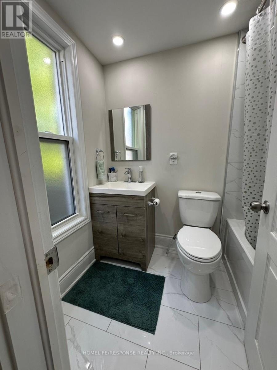 88 Shelby Avenue, Hamilton, Ontario  L8H 5L5 - Photo 11 - X12457487