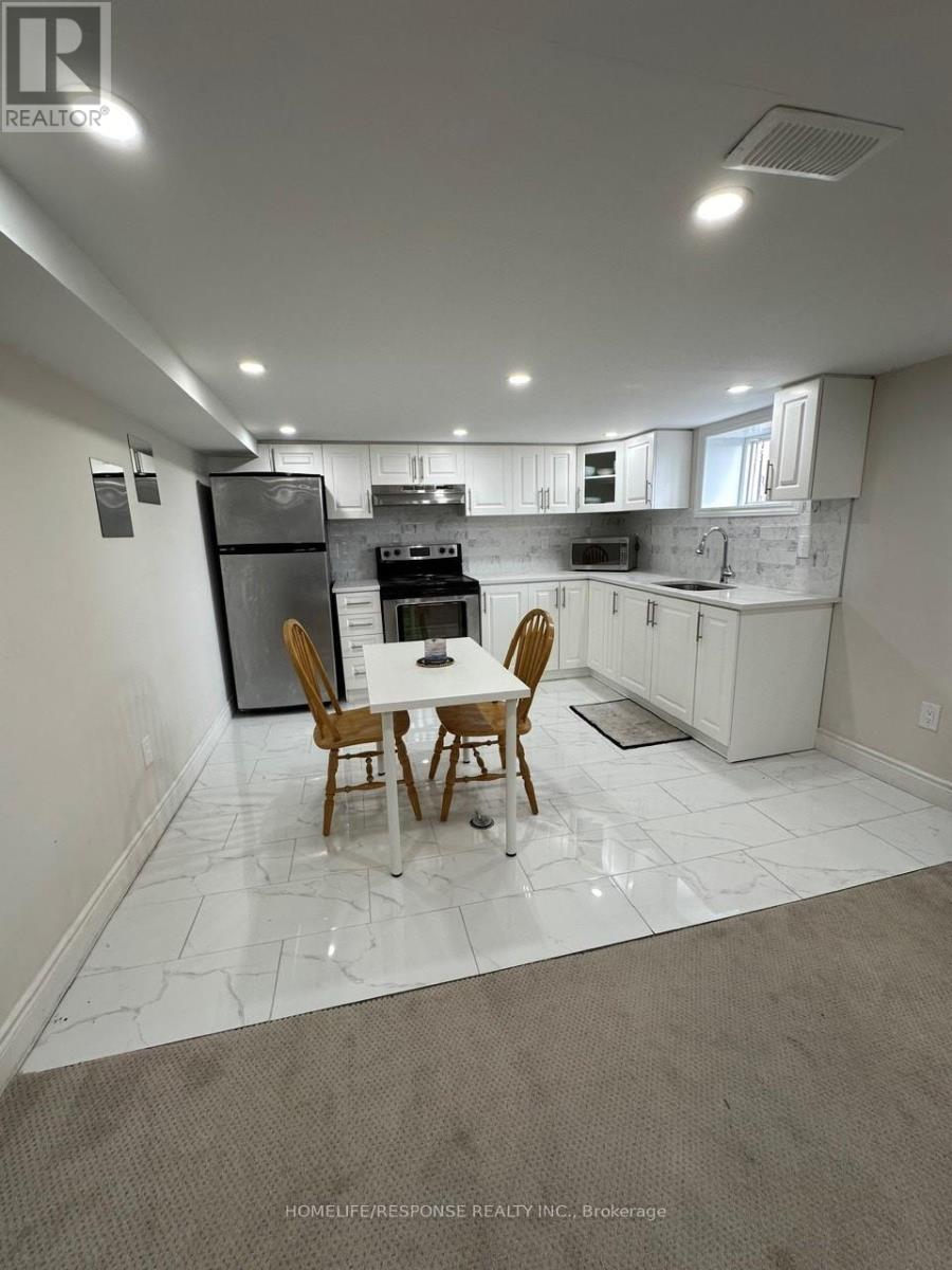 88 Shelby Avenue, Hamilton, Ontario  L8H 5L5 - Photo 14 - X12457487