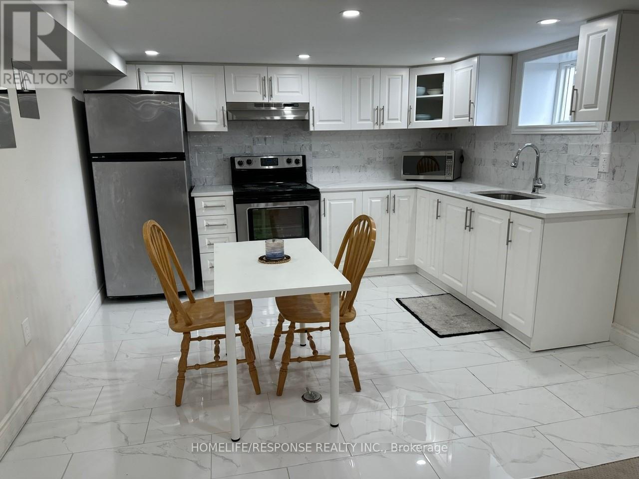 88 Shelby Avenue, Hamilton, Ontario  L8H 5L5 - Photo 15 - X12457487