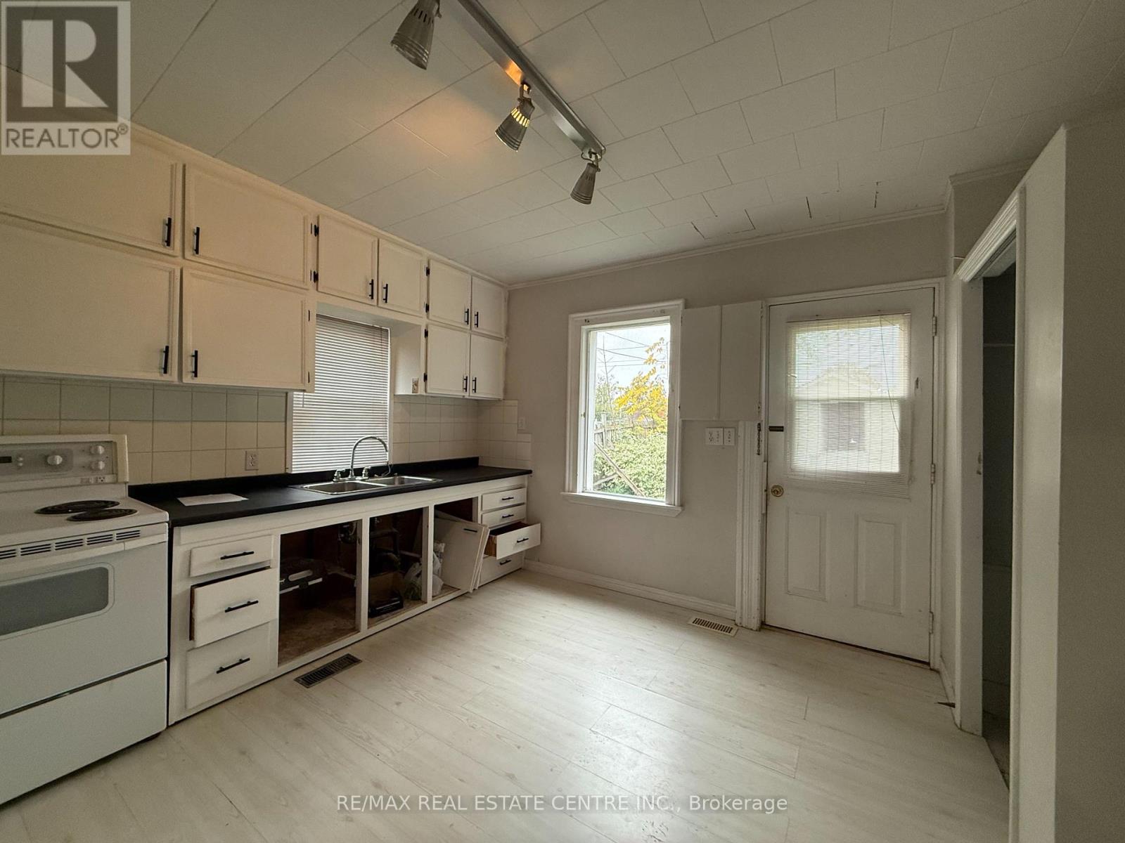 402 Main Street, Shelburne, Ontario  L9V 2Y9 - Photo 7 - X12457552