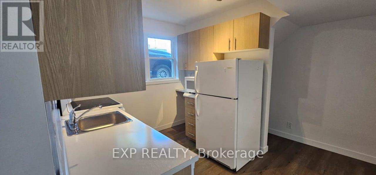 01 - 216 Mcarthur Avenue, Ottawa, Ontario  K1L 6P5 - Photo 10 - X12457637