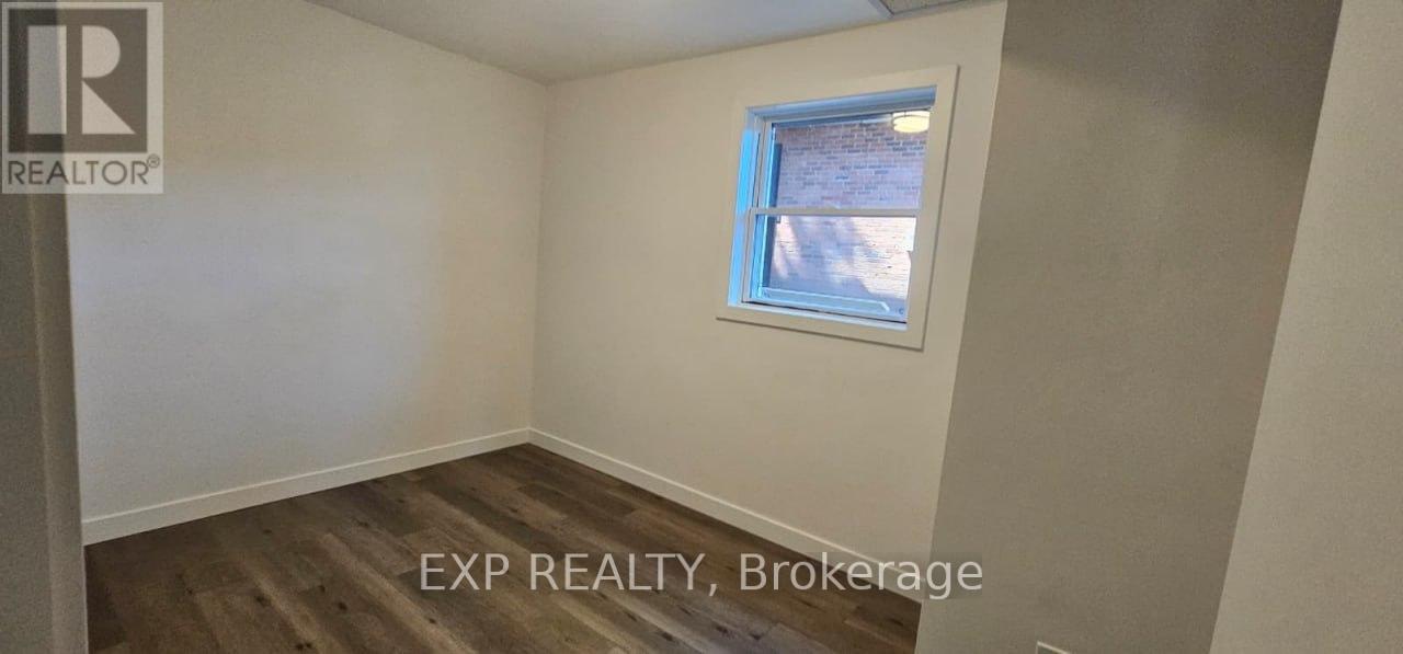 01 - 216 Mcarthur Avenue, Ottawa, Ontario  K1L 6P5 - Photo 3 - X12457637