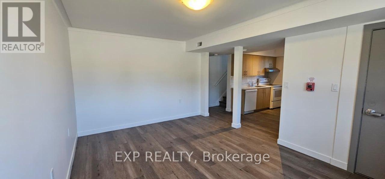 01 - 216 Mcarthur Avenue, Ottawa, Ontario  K1L 6P5 - Photo 9 - X12457637