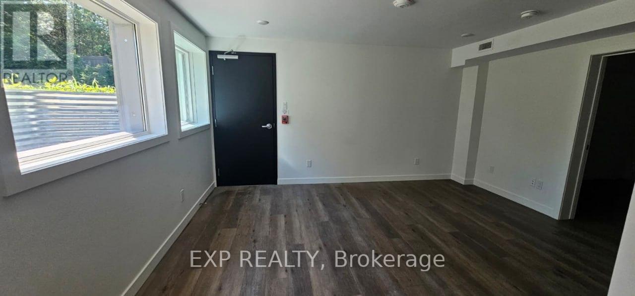 02 - 216 Mcarthur Avenue, Ottawa, Ontario  K1L 6P5 - Photo 3 - X12457638