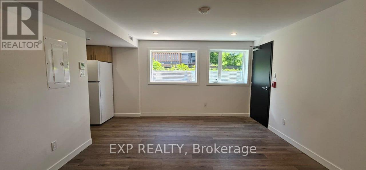02 - 216 Mcarthur Avenue, Ottawa, Ontario  K1L 6P5 - Photo 5 - X12457638
