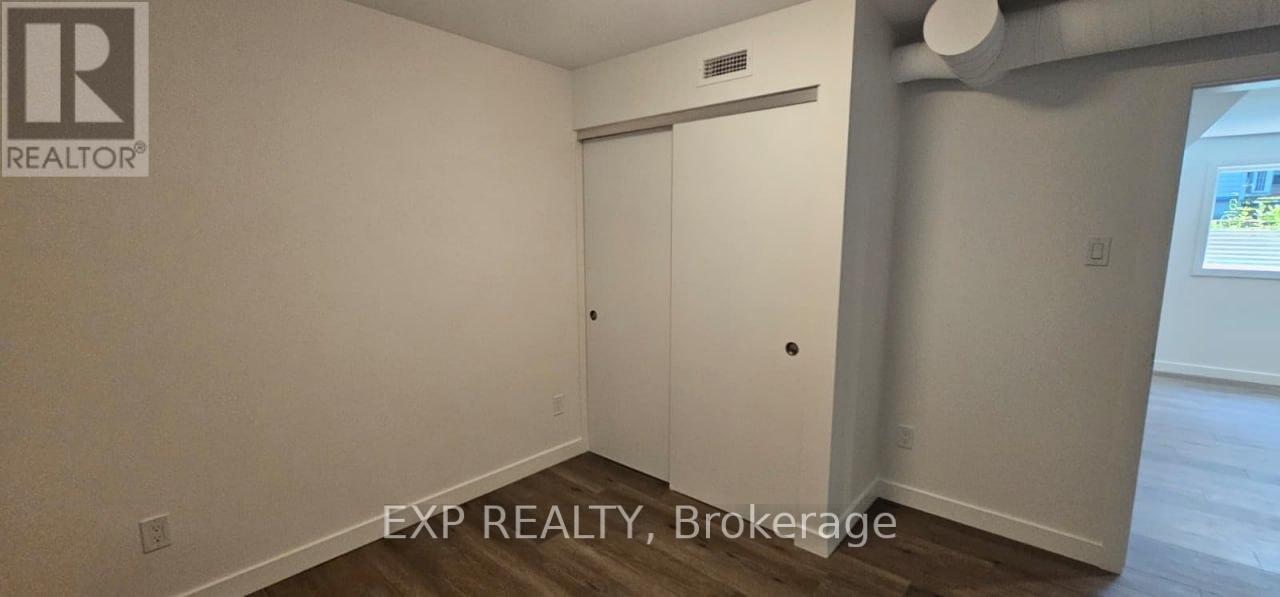 02 - 216 Mcarthur Avenue, Ottawa, Ontario  K1L 6P5 - Photo 7 - X12457638