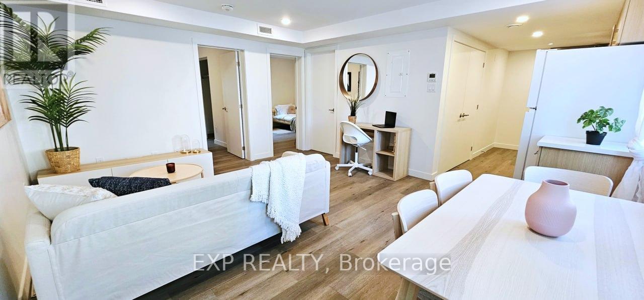102 - 216 Mcarthur Avenue, Ottawa, Ontario  K1L 6P5 - Photo 2 - X12457640