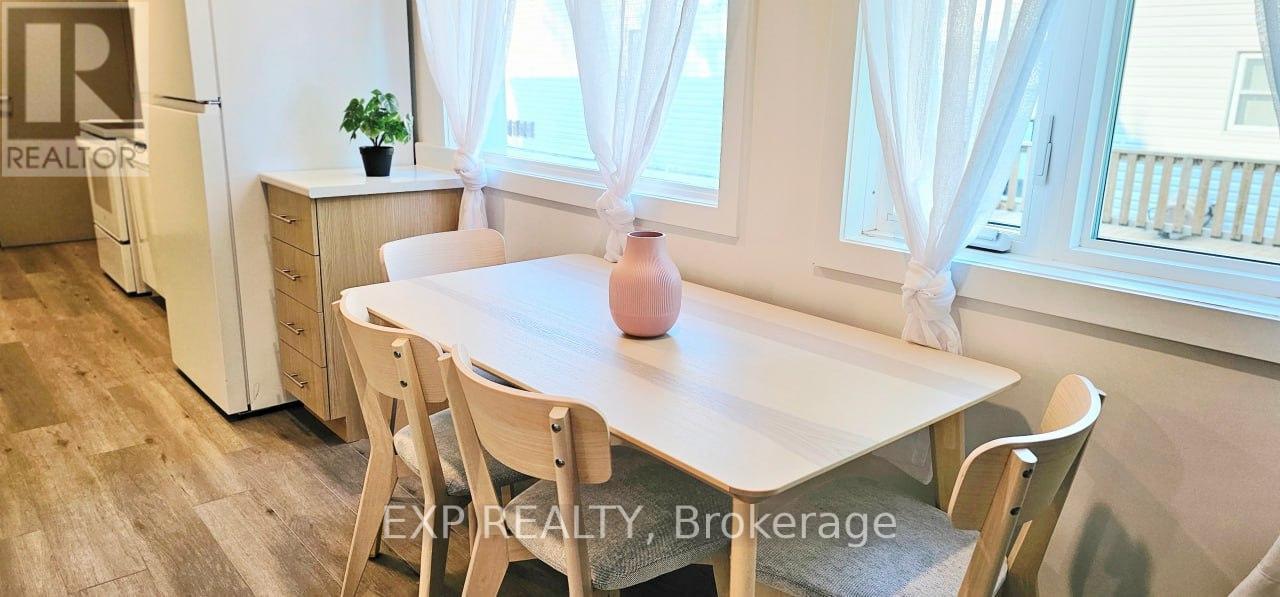 102 - 216 Mcarthur Avenue, Ottawa, Ontario  K1L 6P5 - Photo 3 - X12457640