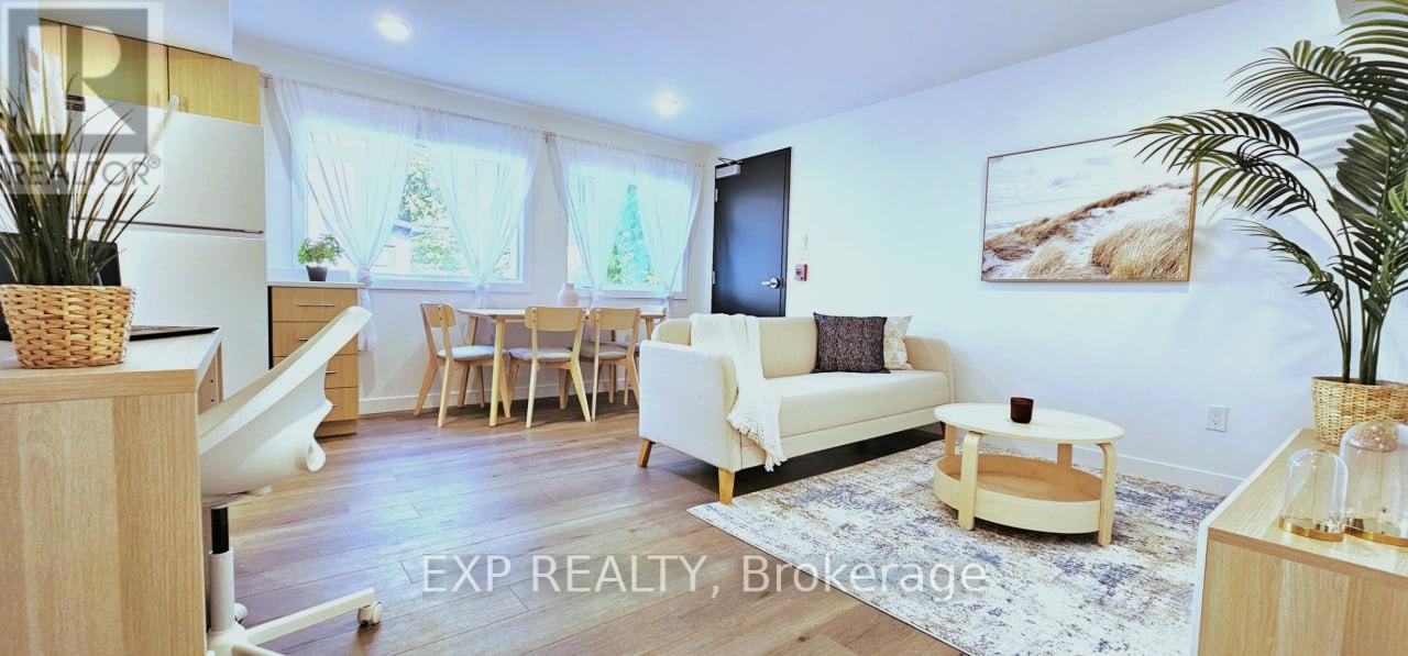 102 - 216 Mcarthur Avenue, Ottawa, Ontario  K1L 6P5 - Photo 4 - X12457640