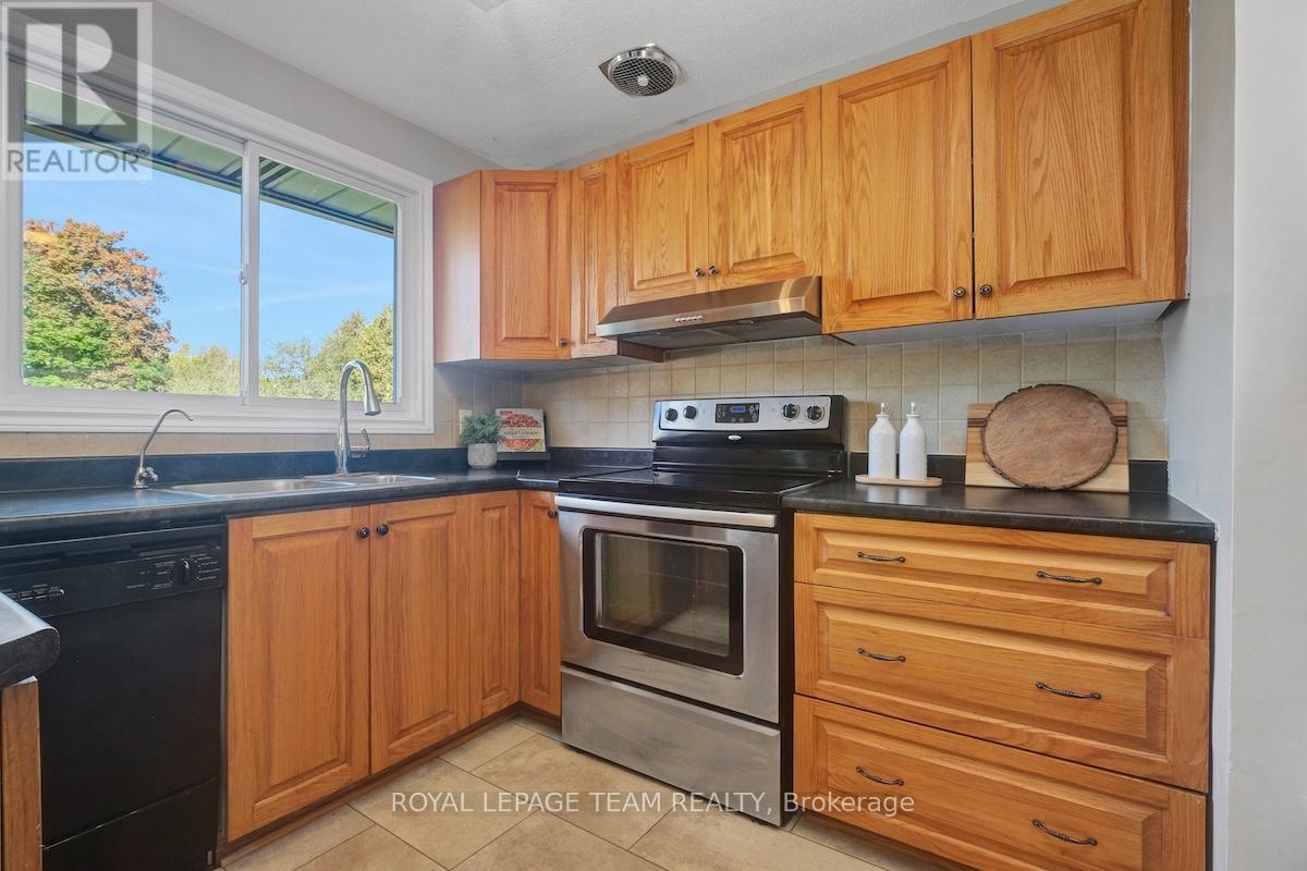 491 Lake Avenue E, Beckwith, Ontario  K7C 3S7 - Photo 12 - X12457534